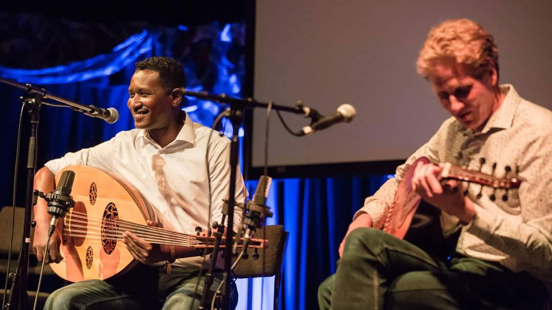 Sudanese oud and vocal duo