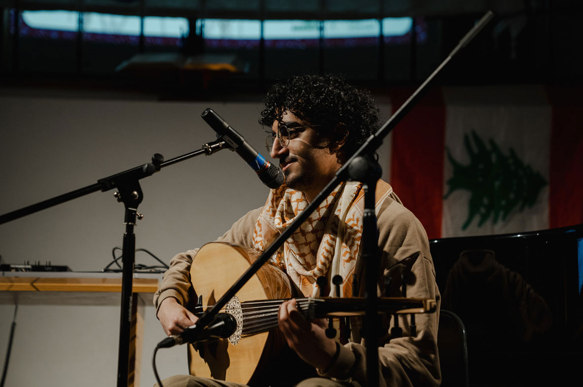 London Oud Player